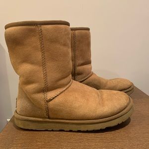 Uggs Women's Size 7 - Chestnut
